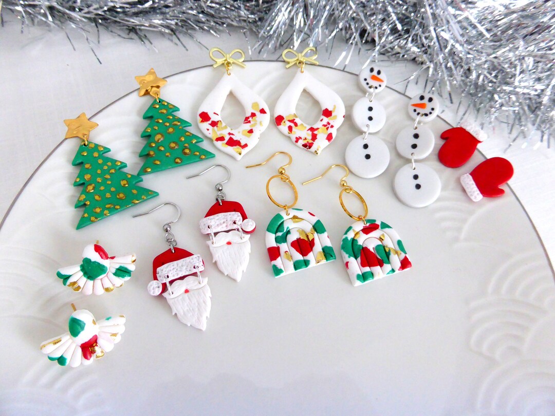 PRETYZOOM Lot De 4 Paires De Boucles D'oreilles De Noël LED Père Noël Renne Bonhomme De Neige Sapin De Noël Avec Lumières Boucles D'oreilles Pendantes De Fête De Noël Fournitures De Fête