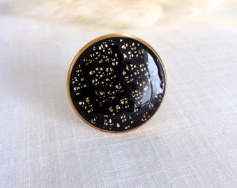 Bague REGLABLE ronde cabochon noir et or fait-main en pâte polymère et résine pour femme