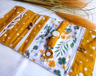 Pochette à bijoux de voyage en tissu coton de couleurs jaune et blanc entièrement doublée fait-main pour femme et pour idée cadeau