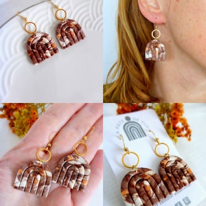 Boucle d'oreille moderne de couleurs marron beige et feuille de cuivre hypoallergénique fait-main en pâte polymère pour femme ou fille image 2