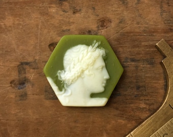 Green Resin Roman Bust Cameo: Jewelry Making & Beading (4pcs)