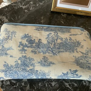 Zipped pouch/flat pencil case/26x15cm/Toile de Jouy Pastorale/small patterns/ecru blue/honeycomb cotton lining/small storage /