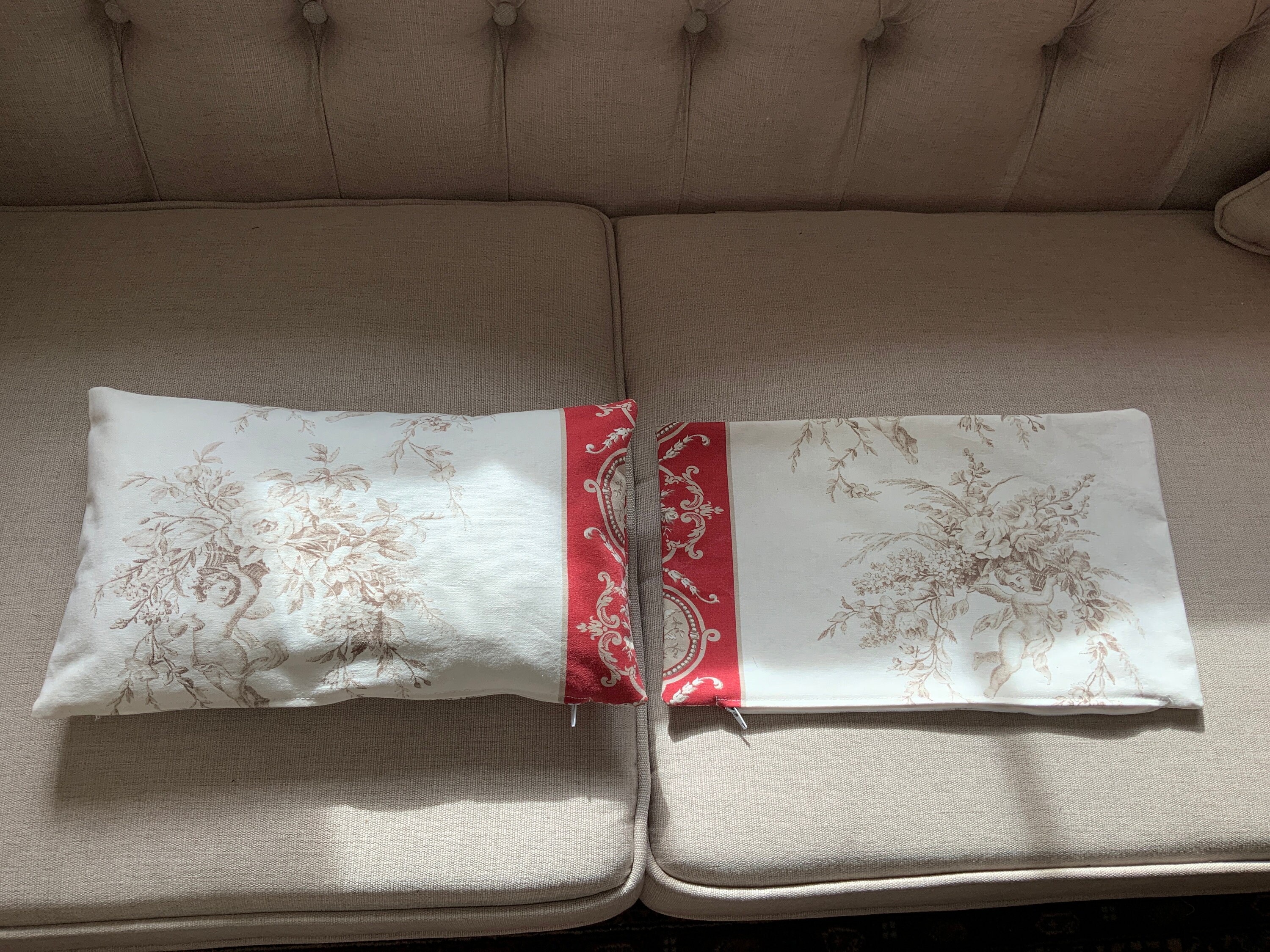Lot de Deux Housses Coussin/Toile Jouy/Angelots et Fleurs/Écru Beige Rouge/Coussins Décoratifs/Déco