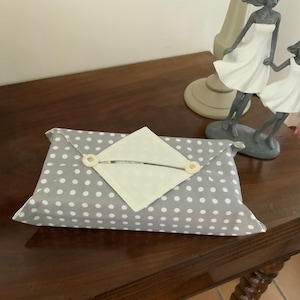 Funda de caja de pañuelo / punto de algodón gris de lunares blancos / forrado de algodón / dos botones elegantes / decoración interior / práctico y elegante /