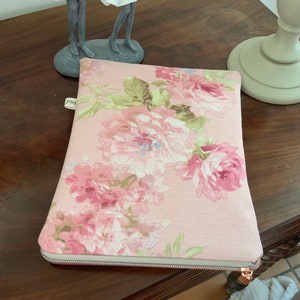 Pouch for e-reader/digital e-reader cover/24x18cm/English Roses/fleece/lined cotton striped furnishing/tablet cover/protection image 2