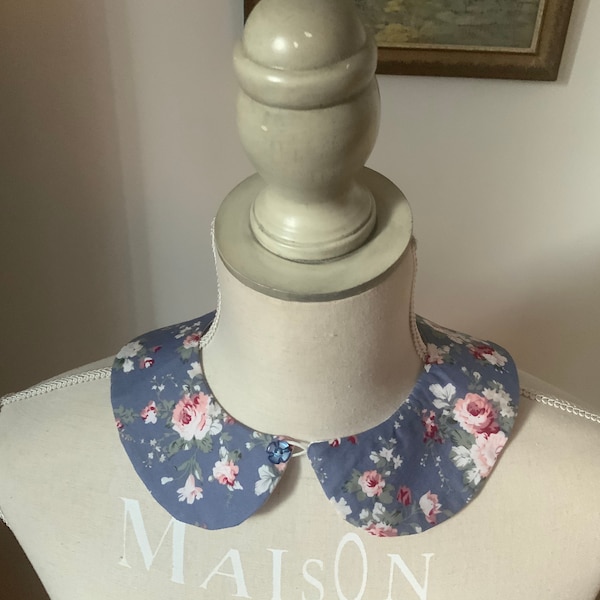 Collar Claudine/liberty style cotton/small white roses and pink blue background/white cotton stitched/fashion accessory/retro/reversible