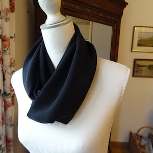 Snood/Haute Couture silk crepe/black/fashion accessory/beautiful drape/beautiful volume/scarf/very good quality/timeless/