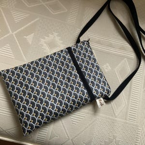 Tasche für I Phone 4 Pro/für große Handys/beschichtete Baumwolle/dickes Samtfutter/gefütterte Vordertasche/über der Schulter zu tragen/praktisch/