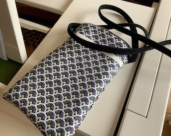 Pochette pour iPhone 4Pro/tissu enduit/motif éventails/doublée épais velours lisse/poche doublée devant/zip/se porte en bandoulière
