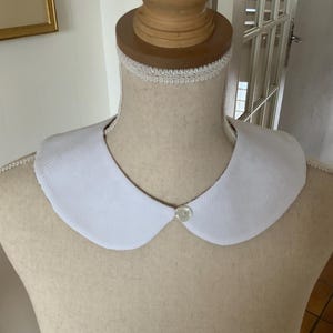 Col Claudine/amovible/réversible/piqué coton blanc/coton fleurs stylisées fond chocolat /accessoire de mode/taille unique/vintage/rétro/