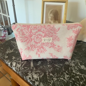 Trousse de maquillage/Toile de Jouy enduite/rose et crème/doublée coton rose/petite pochette zippée/27x16x8cms/pour petits rangements