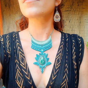 Chrysocolla macrame pendant, boho bridal necklace with chrysocolla, large crystal necklace, macrame gemstone necklace