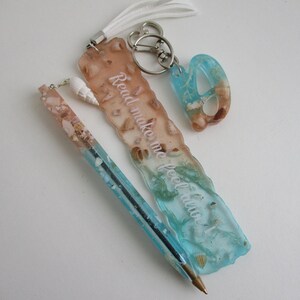 Bookmark Beach Set |Book lover| Beachy | Personalized | Book club  | Letter Keychain| Reader gift