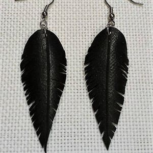 PLUME earrings made from recycled inner tube