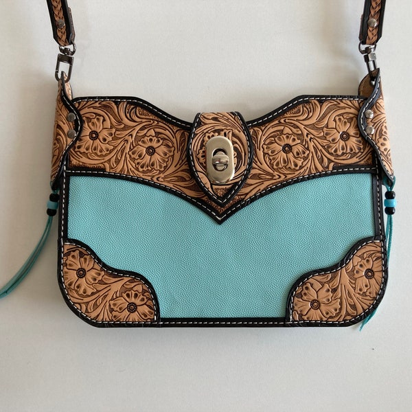 Sac à main pochette bandoulière en cuir repoussé avec motif floral et cuir souple