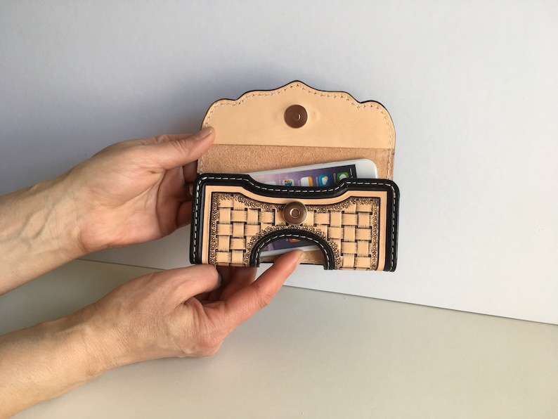 Horizontal case for smartphone belt style iphone leather embossed with an Eagle head