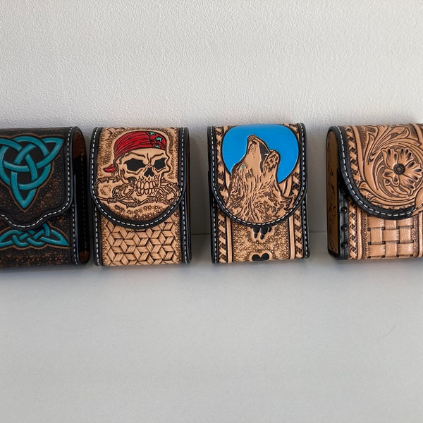 Etui en cuir repoussé pour paquet de cigarettes avec divers motifs