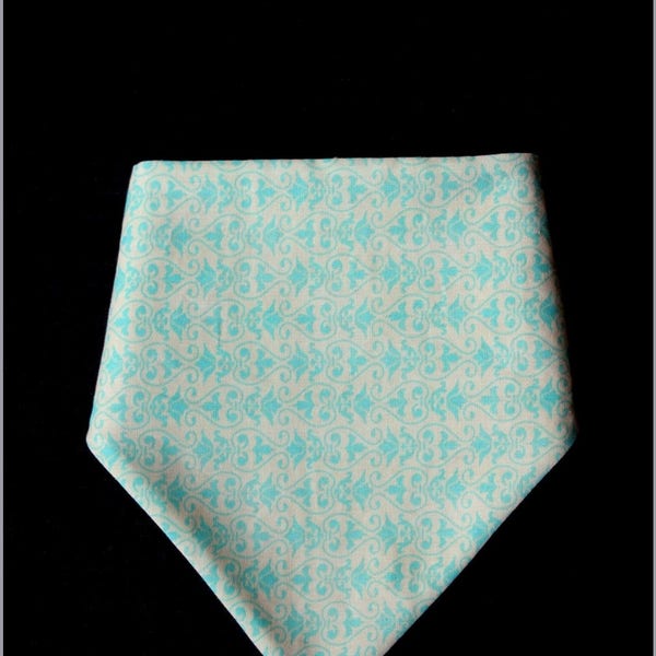 Bavoir bandana imprimé foulard turquoise et éponge nid d'abeille