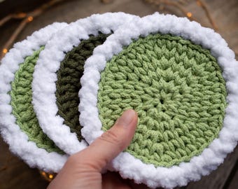 Crocheted coaster size M • Snow