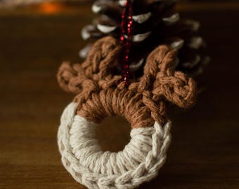 Small crocheted reindeer to hang - Two sizes • Winter talisman