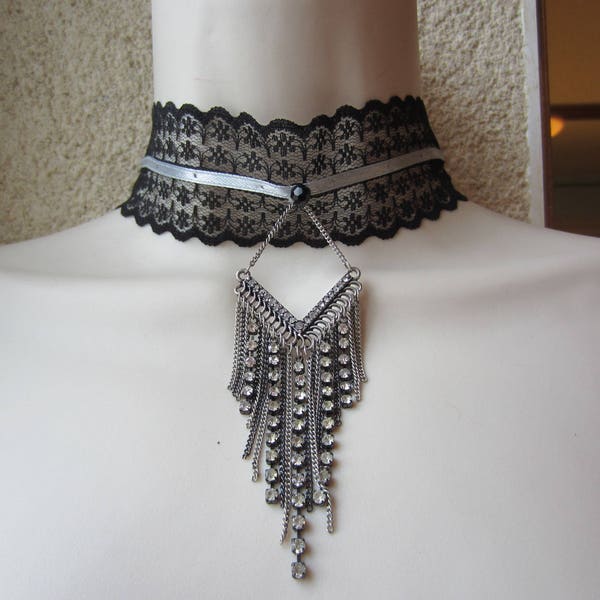 Collier ras du cou noir et gris