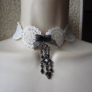 White and black neck collar