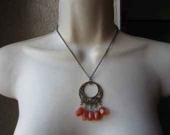 Necklace with carnelian gemstones