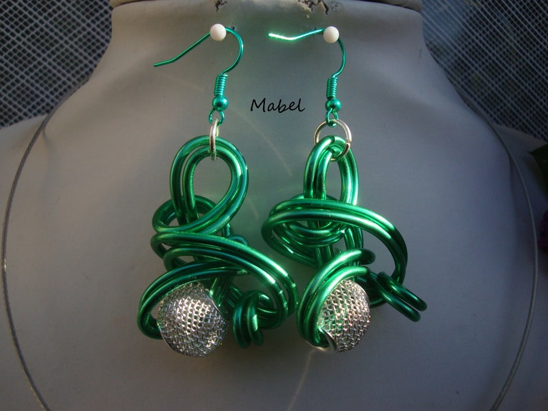 silver wire Pearl Set emerald green and silver necklace and earrings black and white marbled stone emerald green aluminum wire