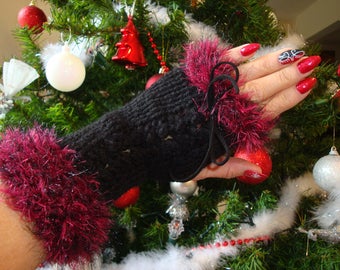 Knitted lace mittens, black and red, fur and lace, warm