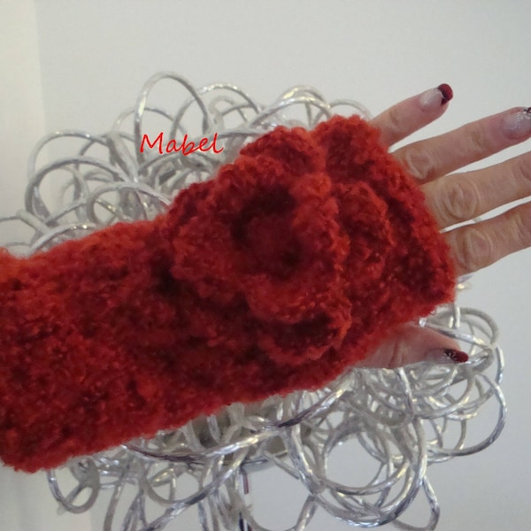 Mitaines rouge tomette, tricot fait main, fleur crochet, doux et chaud