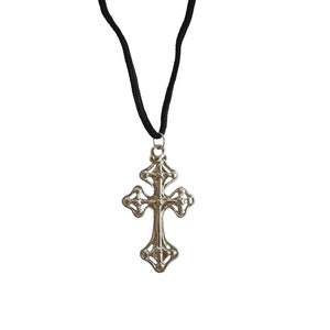 Collar con colgante de cruz de plata vintage - Estilo retro de los años 90