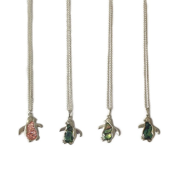 Rétro vintage années 80 Silver Pink Green Penguin Bird Animal Iridescent Shimmery Paua Abalone Shell Cute Small Pendentif Collier Multiples Couleurs