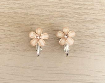 ジクロンフラワークリップオンイヤリング - Etsy 日本