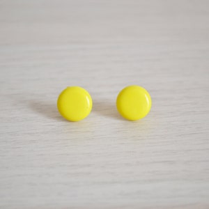 Retro Vintage 80s Bright Yellow Round Circle Flat Simple Plastic Lightweight Colourful Spring Summer Autumnal Small Stud Earrings