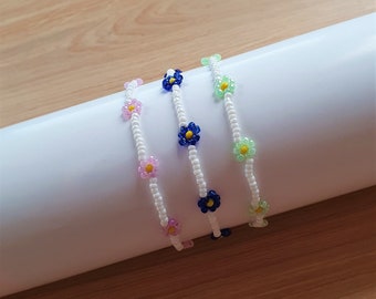Bracelet en Perles avec ses Petites Fleurs couleur au Choix - Bracelet Ajustable, Finition Dorée, Bracelet Marguerite à la Mode