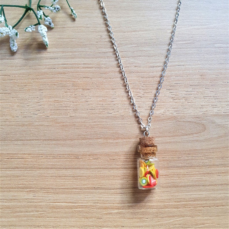 Collier Fantaisie une Fiole remplie de Petit Fruit Tout Mignon, citron, orange, pastèque, kiwi, fraise, Bijoux Miniature Kawaii image 1