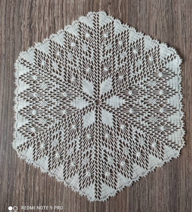 Hexagonal placemat in white lace made with bobbins Beige