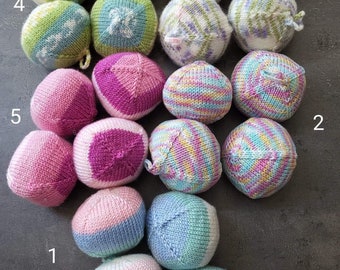 Knitted Christmas balls