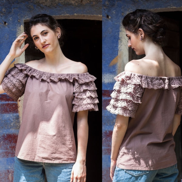 80’s Ruffles Off-shoulder Top / Vintage shirt / Blush color / Sangallo lace / Ruffles shoulders / Short sleeves / Blouse / 80s clothing