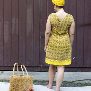 60s Geometrical Pattern Mini Dress / Vintage Yellow Dress / Geometric Pattern / 60s Clothing / A-line Mini Dress / Sleeveless Vintage Dress image 4