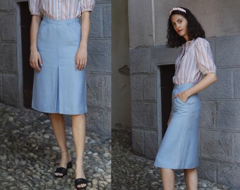 70’s Light Blue Midi Skirt with front pleat / Vintage Pencil skirt / 70s clothing / Midi length / Two front pockets / Back zipper