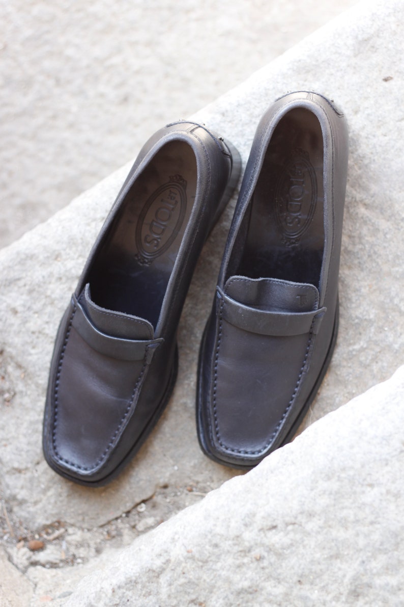 90's Tods Dark Blue Loafers with Small Heel / Vintage shoes / EU 39 1/2 / Made in Italy / Italian Shoes image 5