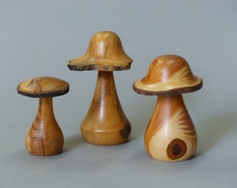 Champignons en bois tournés