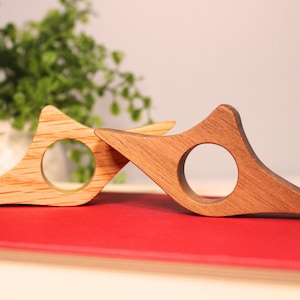Wood Book Thumb Ring, Walnut Oak Book Holder, Thumb Page Holder, Wooden Page Spreader, Book Buddy, Reading Ring, One Hand Book Holder