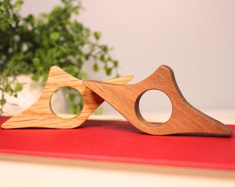 Wood Book Thumb Ring, Walnut Oak Book Holder, Thumb Page Holder, Wooden Page Spreader, Book Buddy, Reading Ring, One Hand Book Holder