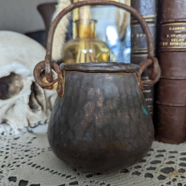 Cauldron witch brass copper vintage ritual pagan Wicca magic