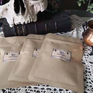 Yule sabbat burning incense plants and resins