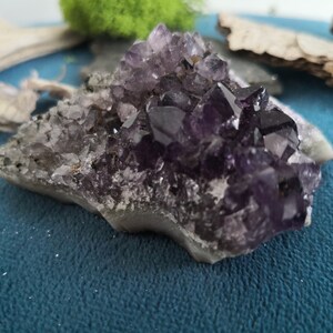 Geode Druse amethyst Brazil lithotherapy mineral crystals collection cabinet of curiosity 66g