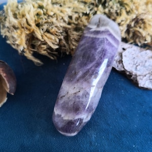 Amethyst pebble chevron Brazil polished stone lithotherapy mineral crystals care