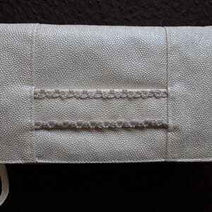 Kleine beige rosa glänzende Hülle, für abends, verzierte galon perle, kuckart sacôtin